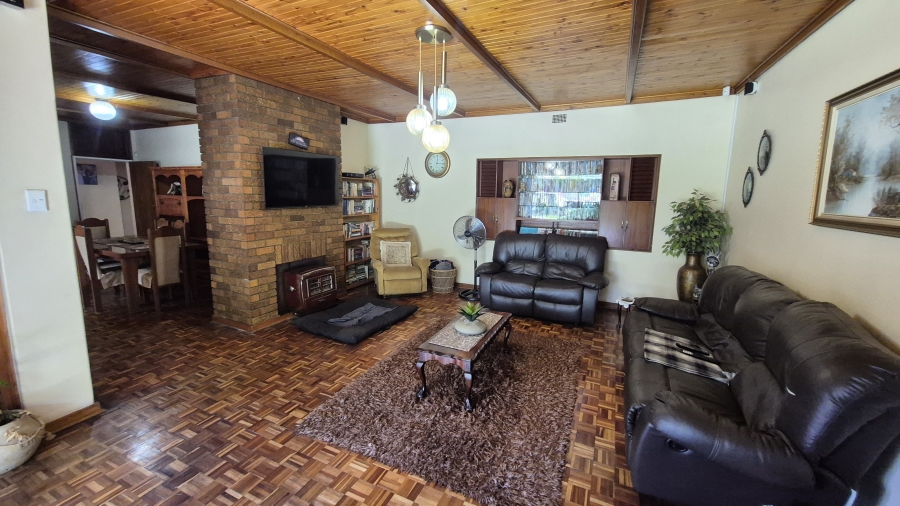 4 Bedroom Property for Sale in Jim Fouchepark Free State